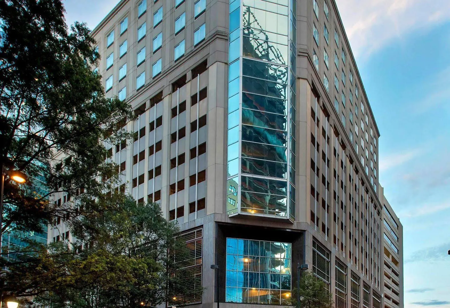 Courtyard Charlotte City Center Hotel