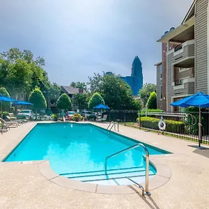 Unique 2br Prime Location With Gym & Parking Apartment