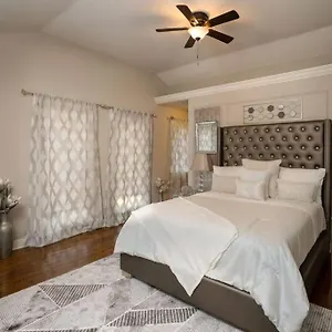 Queen City Charm Holiday home